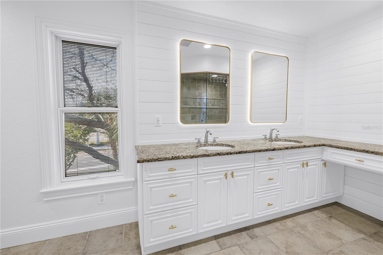 Image 14 of 69 For 1355 Pinellas Bayway S 23