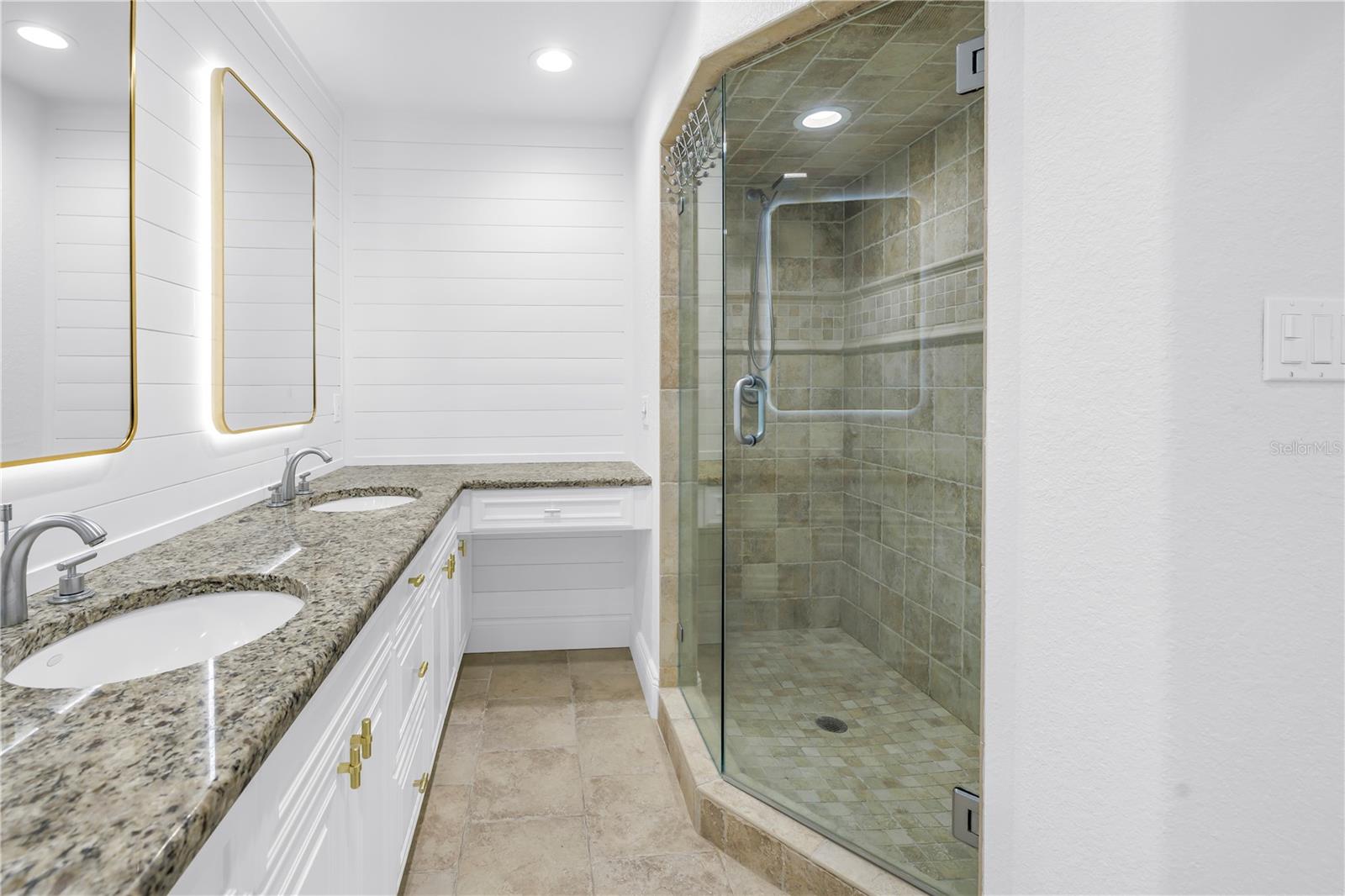 Image 15 of 69 For 1355 Pinellas Bayway S 23