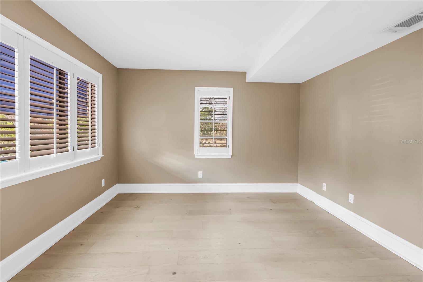 Image 19 of 69 For 1355 Pinellas Bayway S 23