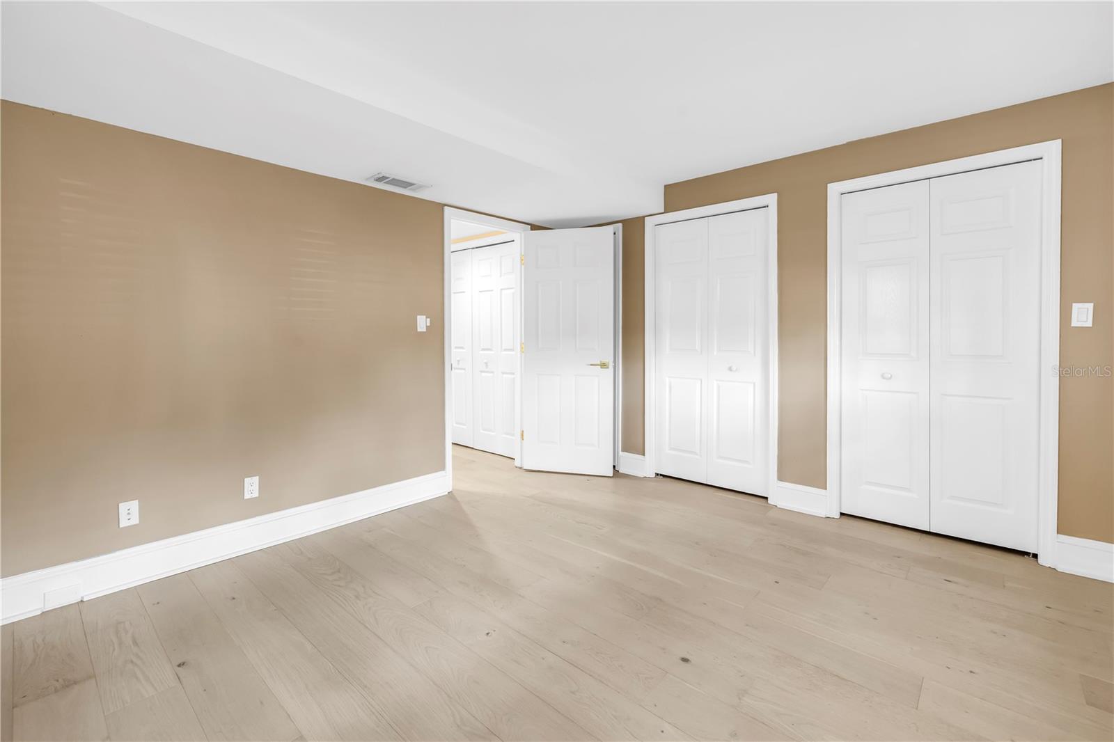 Image 20 of 69 For 1355 Pinellas Bayway S 23