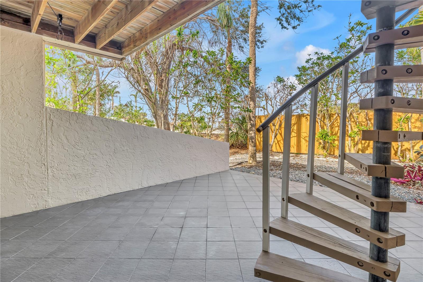 Image 24 of 69 For 1355 Pinellas Bayway S 23