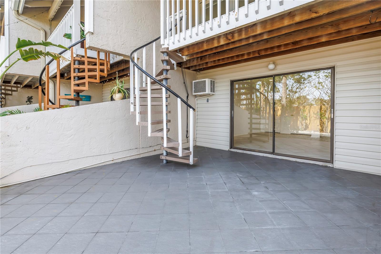 Image 26 of 69 For 1355 Pinellas Bayway S 23