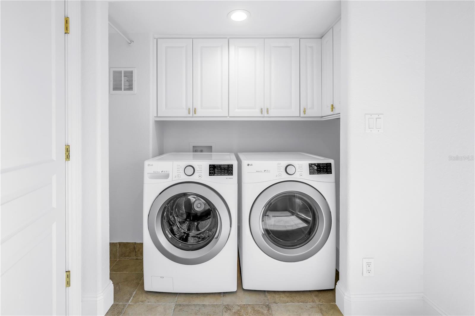 Image 29 of 69 For 1355 Pinellas Bayway S 23