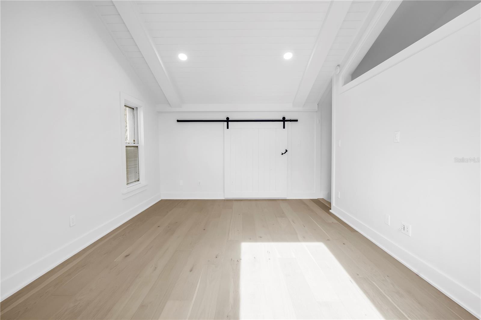 Image 32 of 69 For 1355 Pinellas Bayway S 23