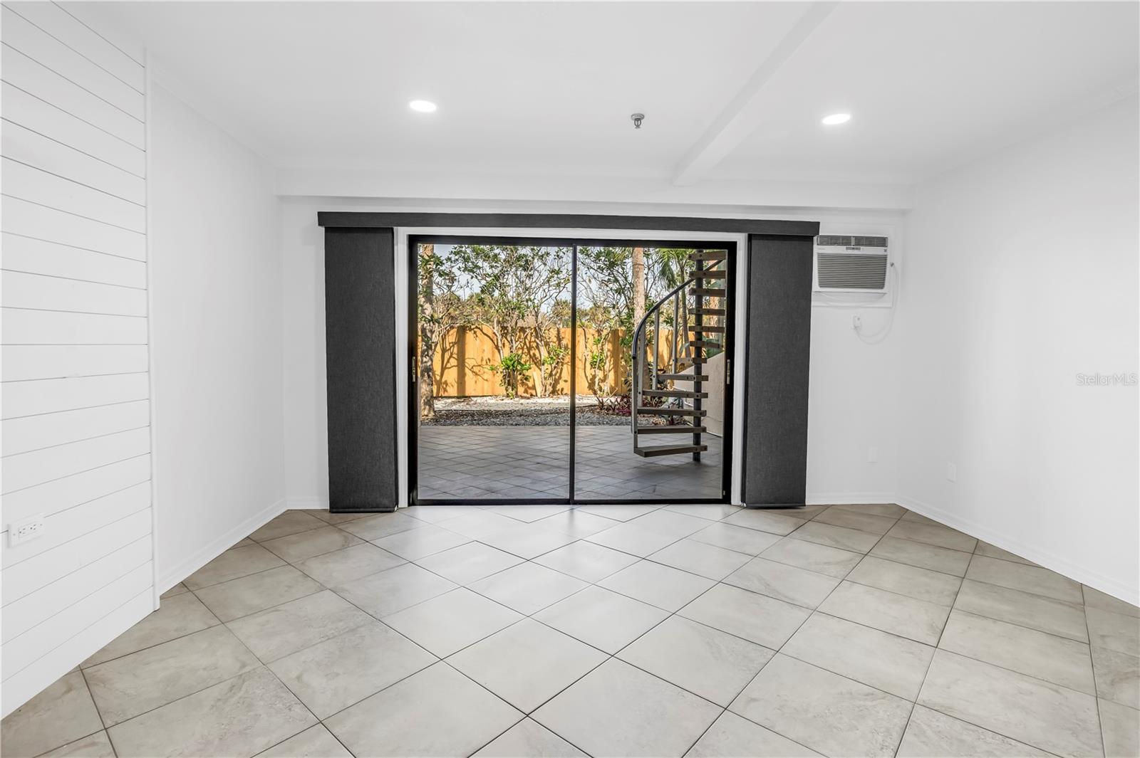 Image 35 of 69 For 1355 Pinellas Bayway S 23