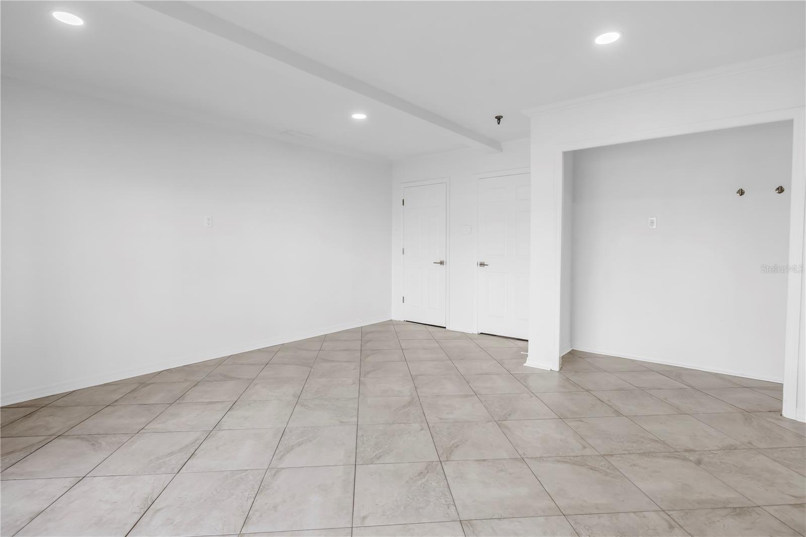 Image 37 of 69 For 1355 Pinellas Bayway S 23