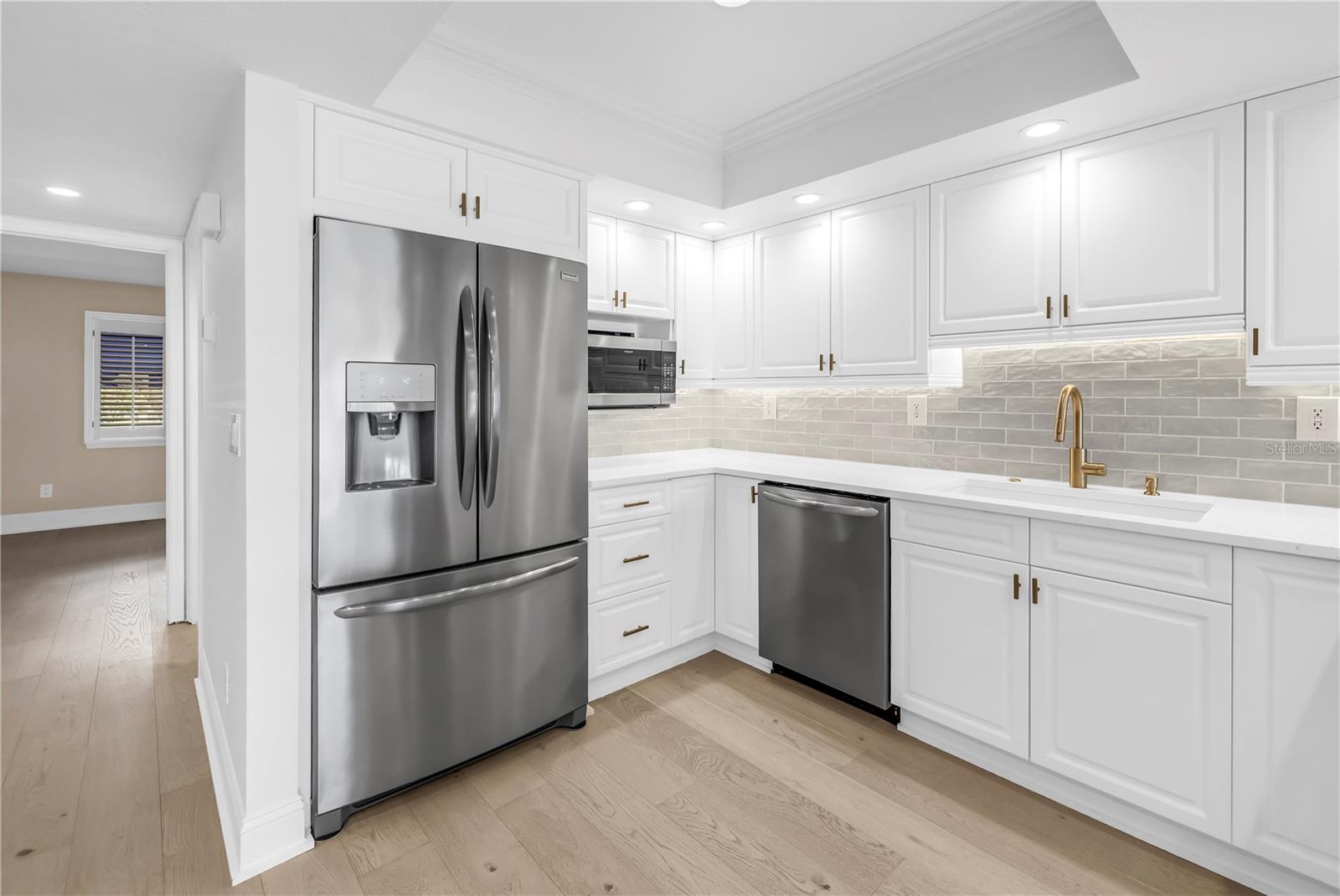 Image 4 of 69 For 1355 Pinellas Bayway S 23