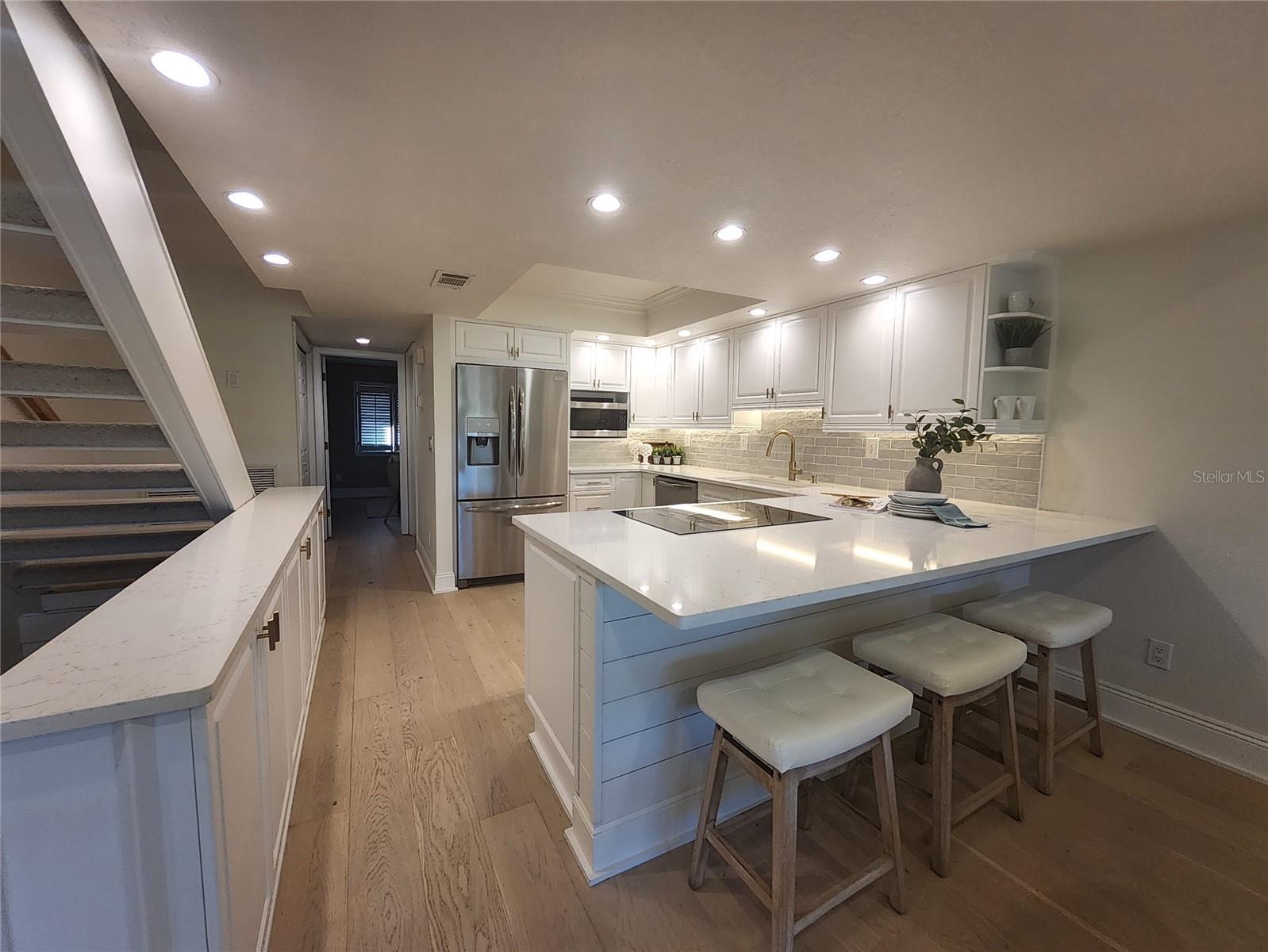 Image 53 of 69 For 1355 Pinellas Bayway S 23