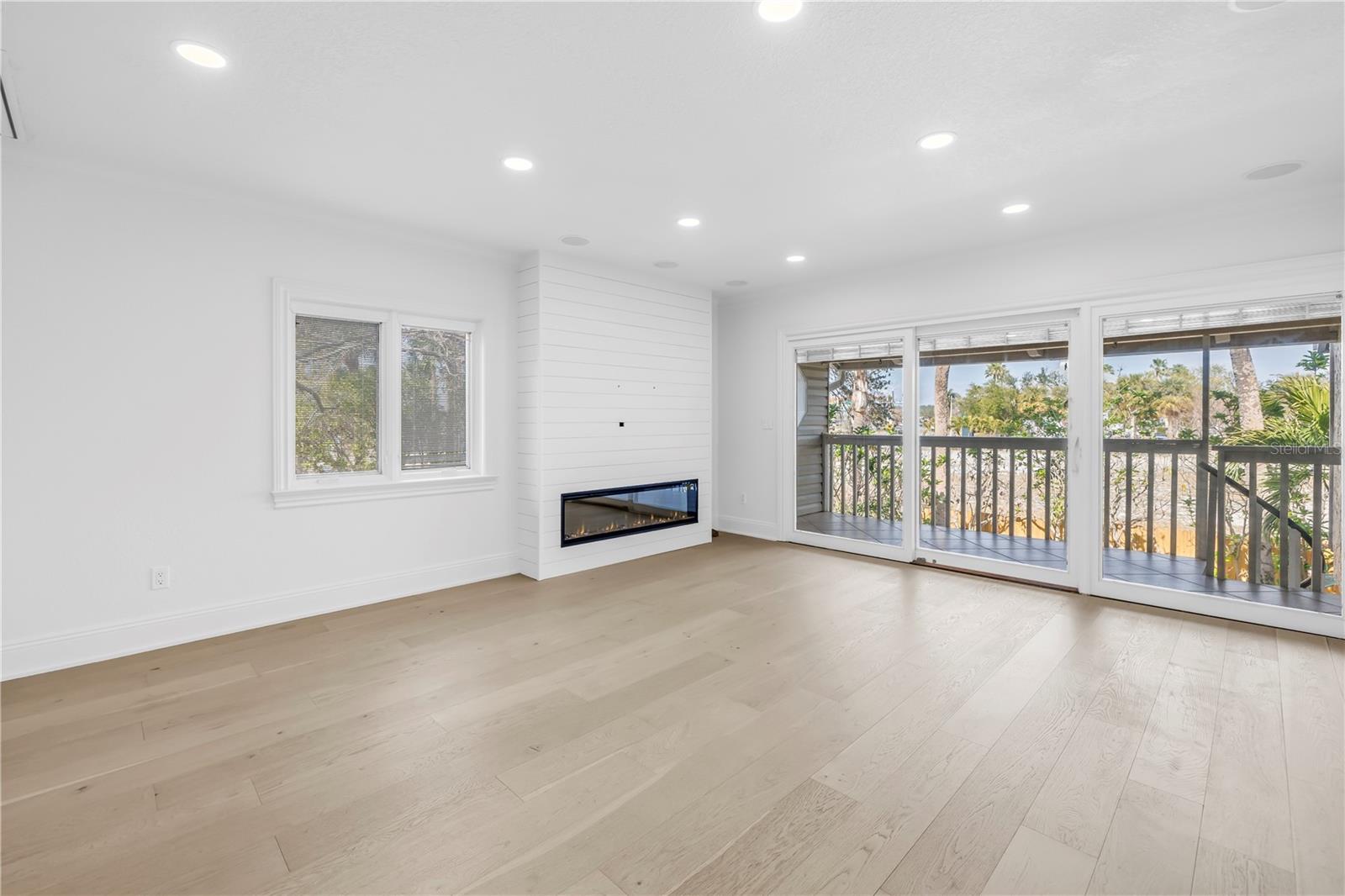 Image 8 of 69 For 1355 Pinellas Bayway S 23