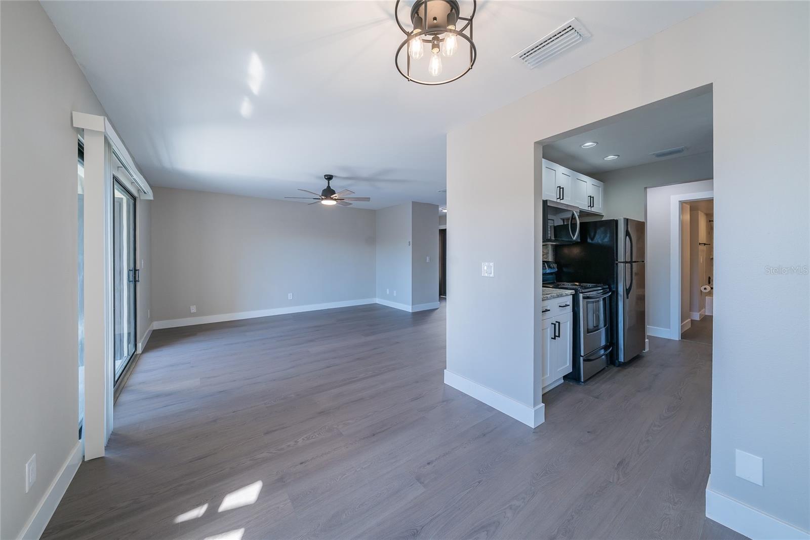 Image 21 of 44 For 372 Moorings Cove Drive 372