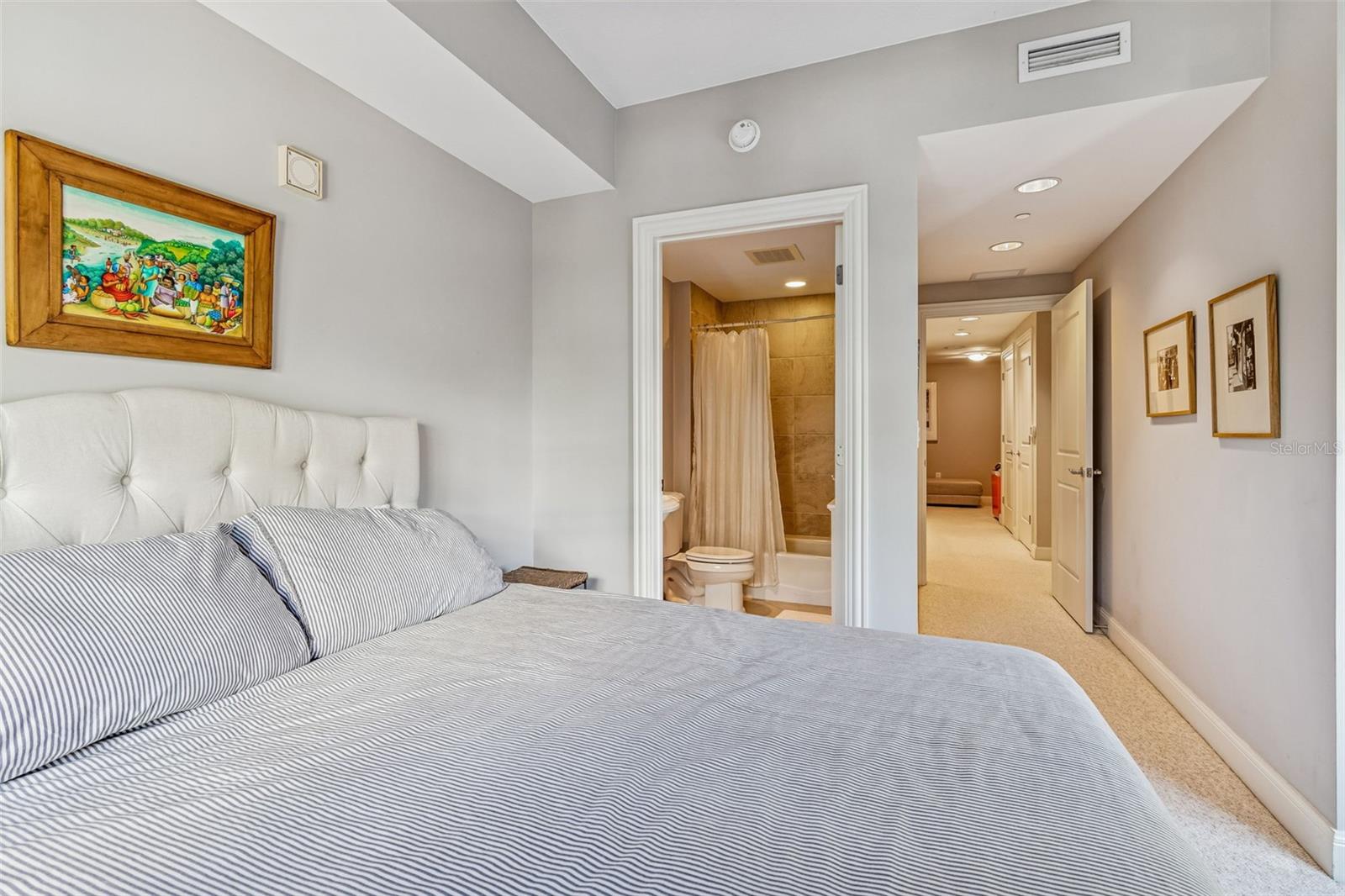 Image 12 of 33 For 450 Knights Run Avenue 411