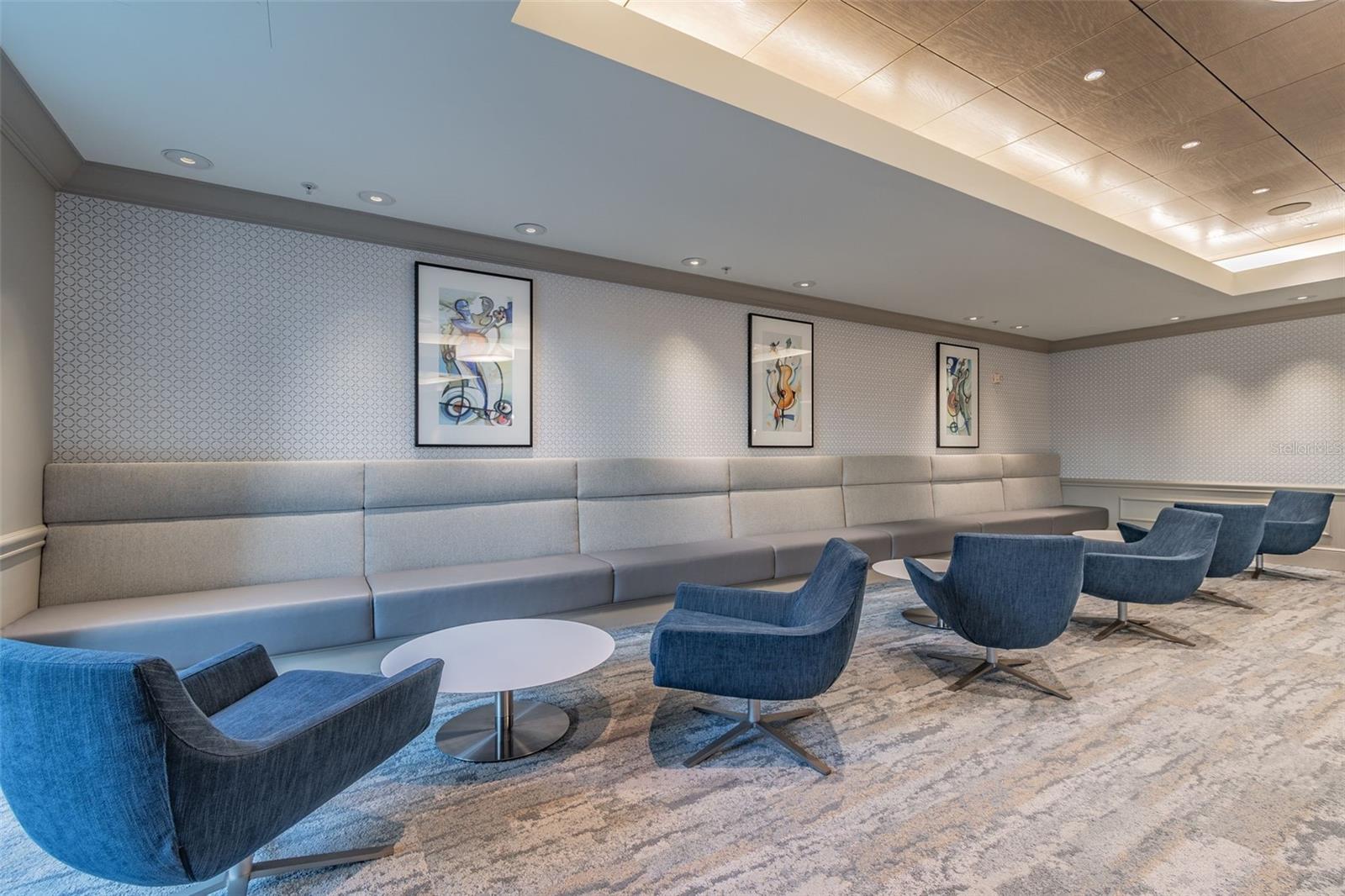 Image 27 of 33 For 450 Knights Run Avenue 411