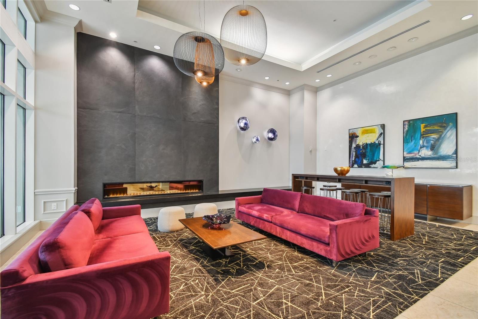 Image 29 of 33 For 450 Knights Run Avenue 411