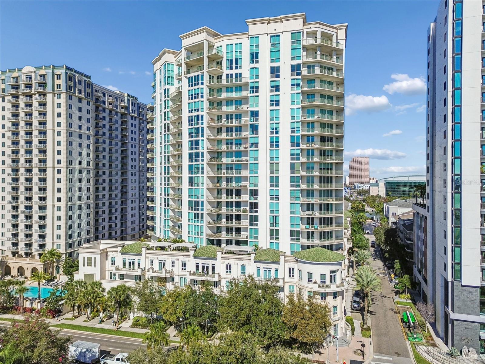 Image 32 of 33 For 450 Knights Run Avenue 411