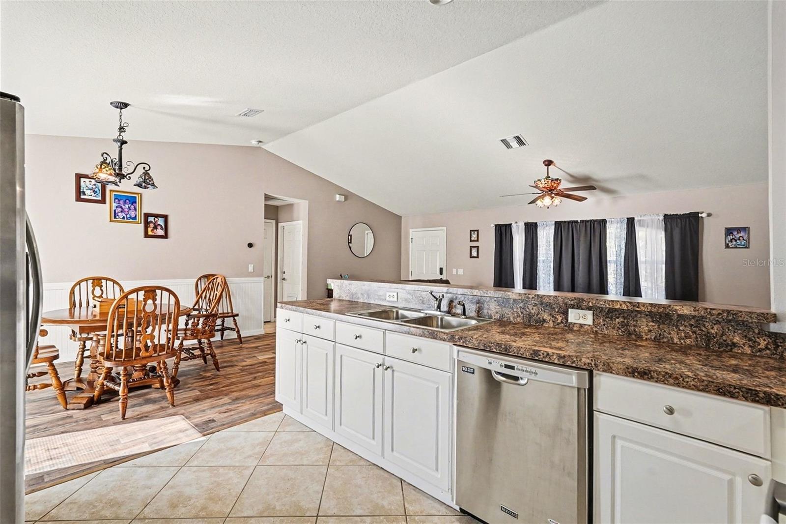 Image 11 of 30 For 3220 Rogers Street