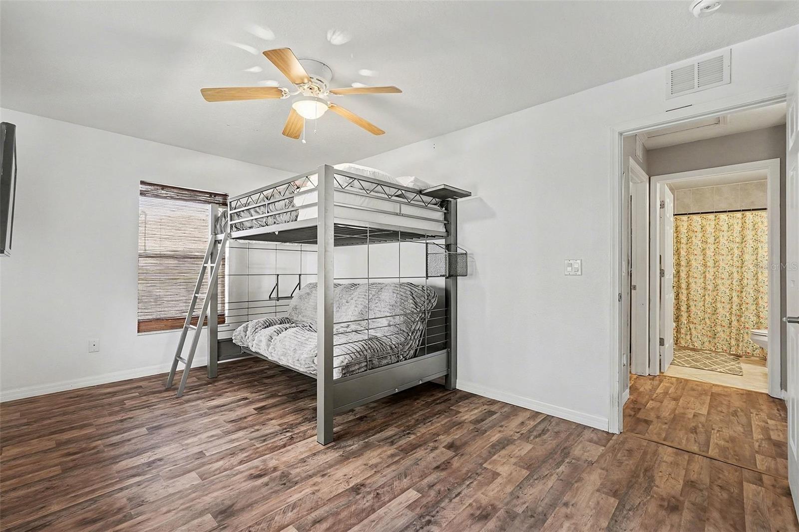 Image 23 of 30 For 3220 Rogers Street