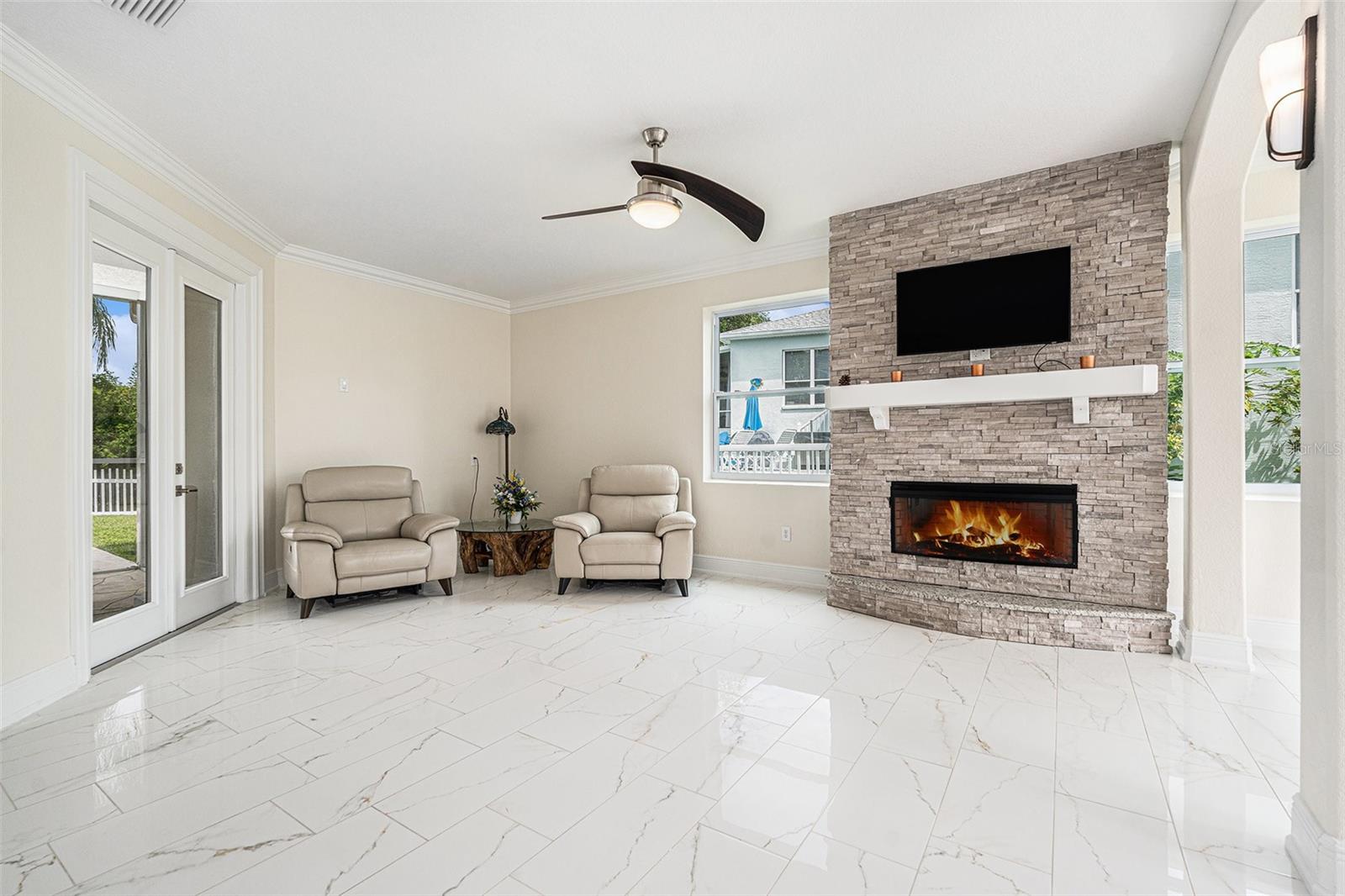 Image 10 of 39 For 4353 Dewey Drive