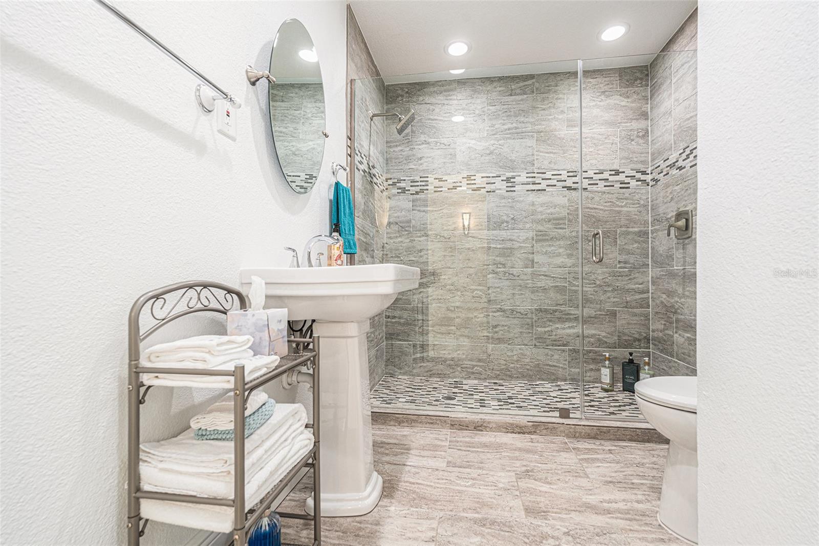 Image 14 of 39 For 4353 Dewey Drive