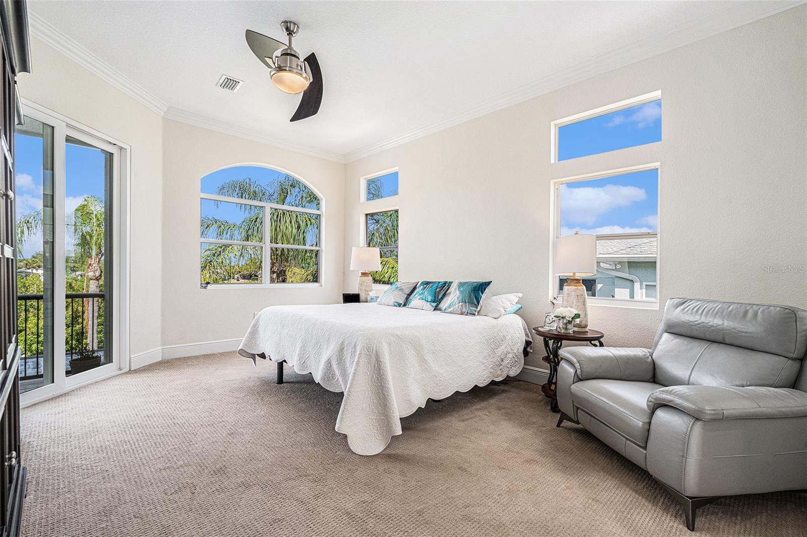 Image 22 of 39 For 4353 Dewey Drive