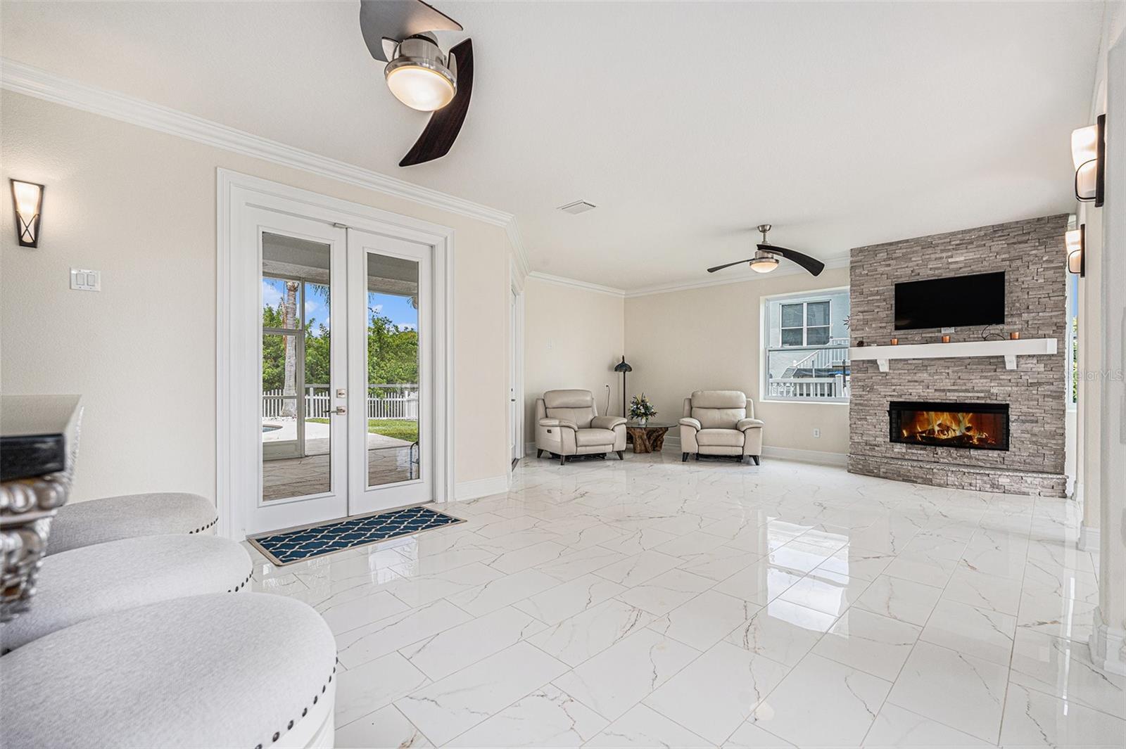 Image 9 of 39 For 4353 Dewey Drive