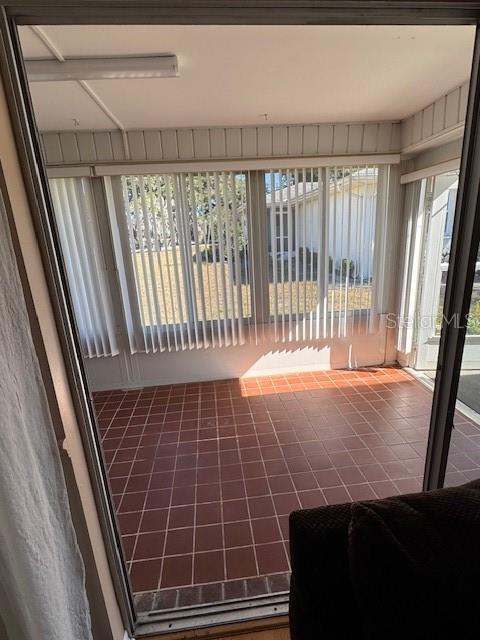 Image 24 of 74 For 1903 Canterbury Lane B2