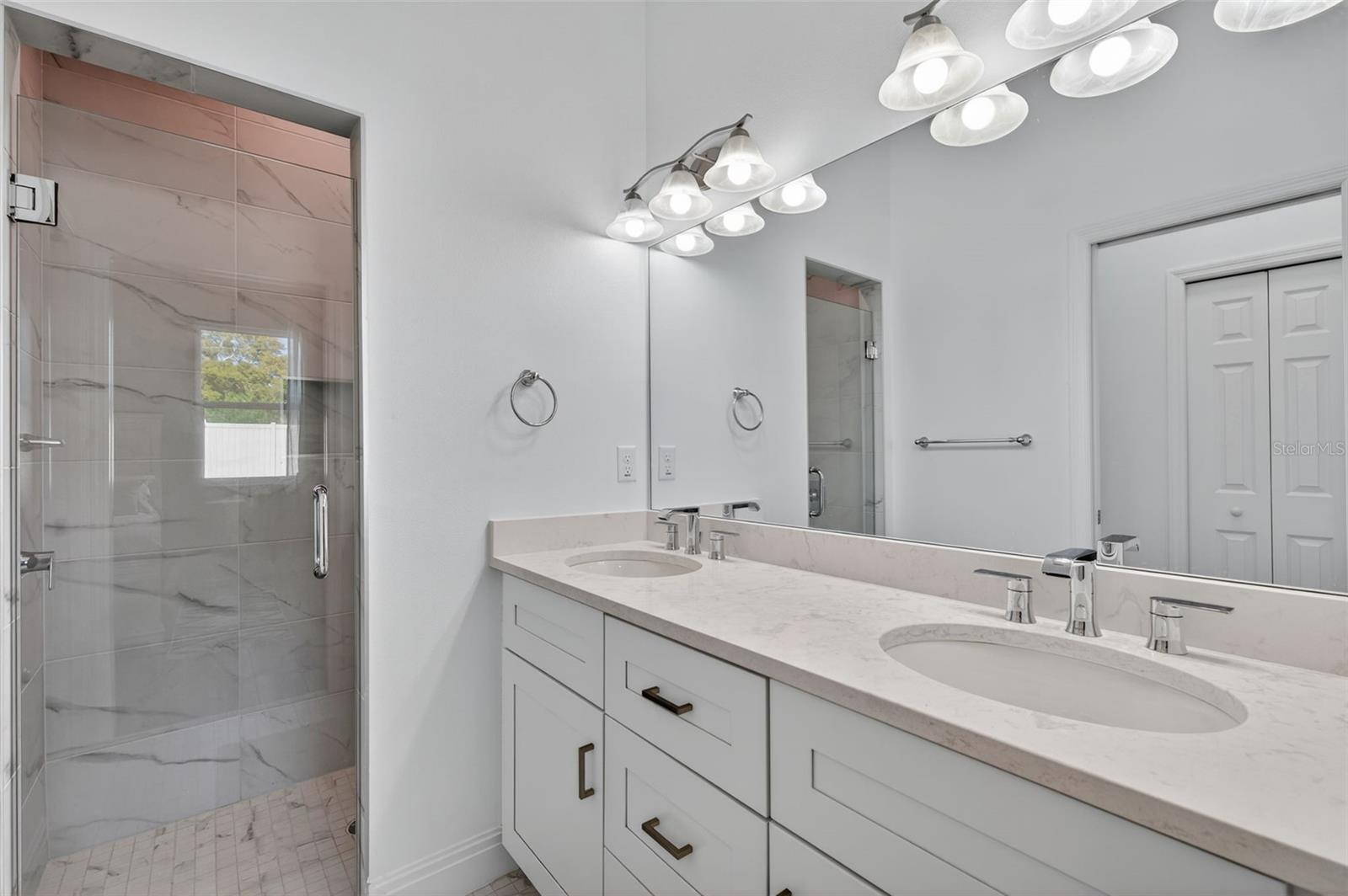 Image 13 of 44 For 405 Boyer Street