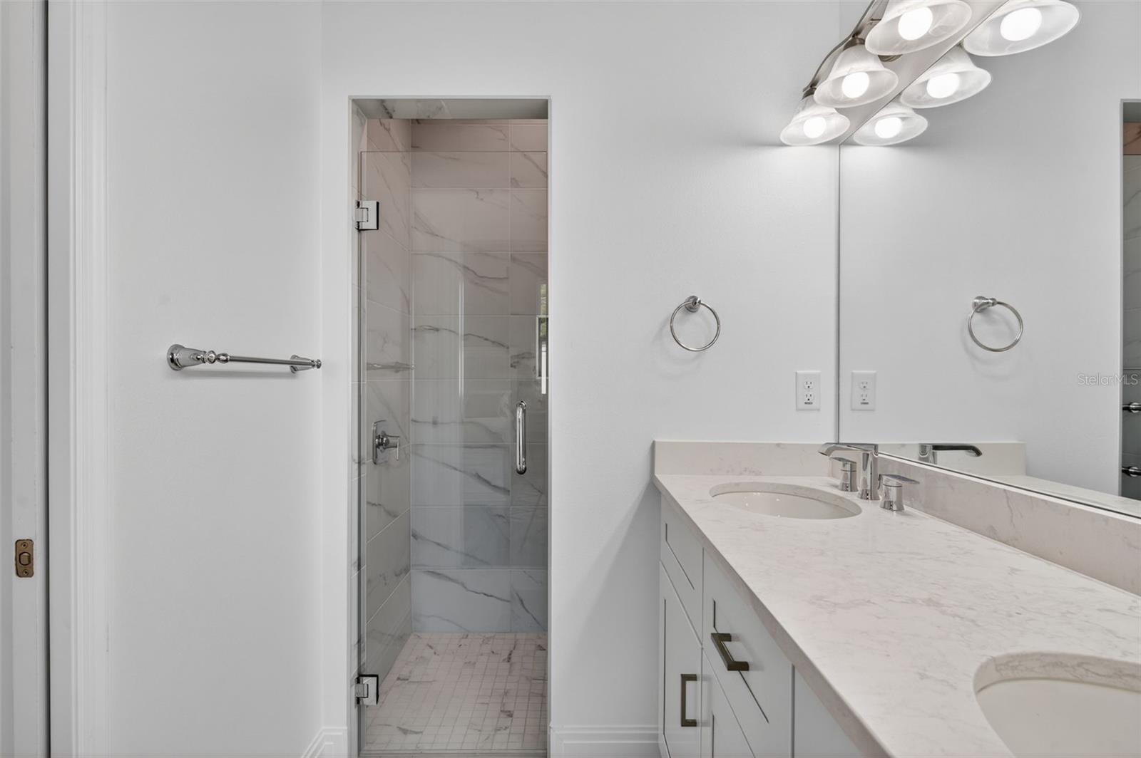 Image 14 of 44 For 405 Boyer Street