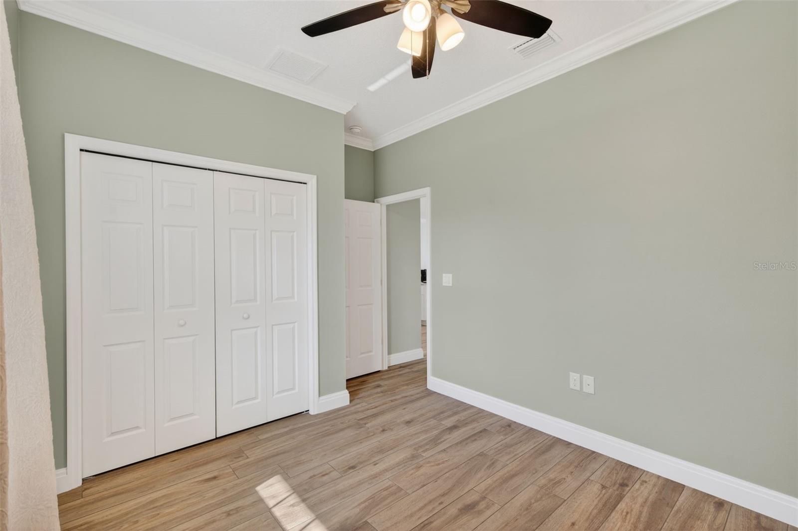 Image 16 of 44 For 405 Boyer Street