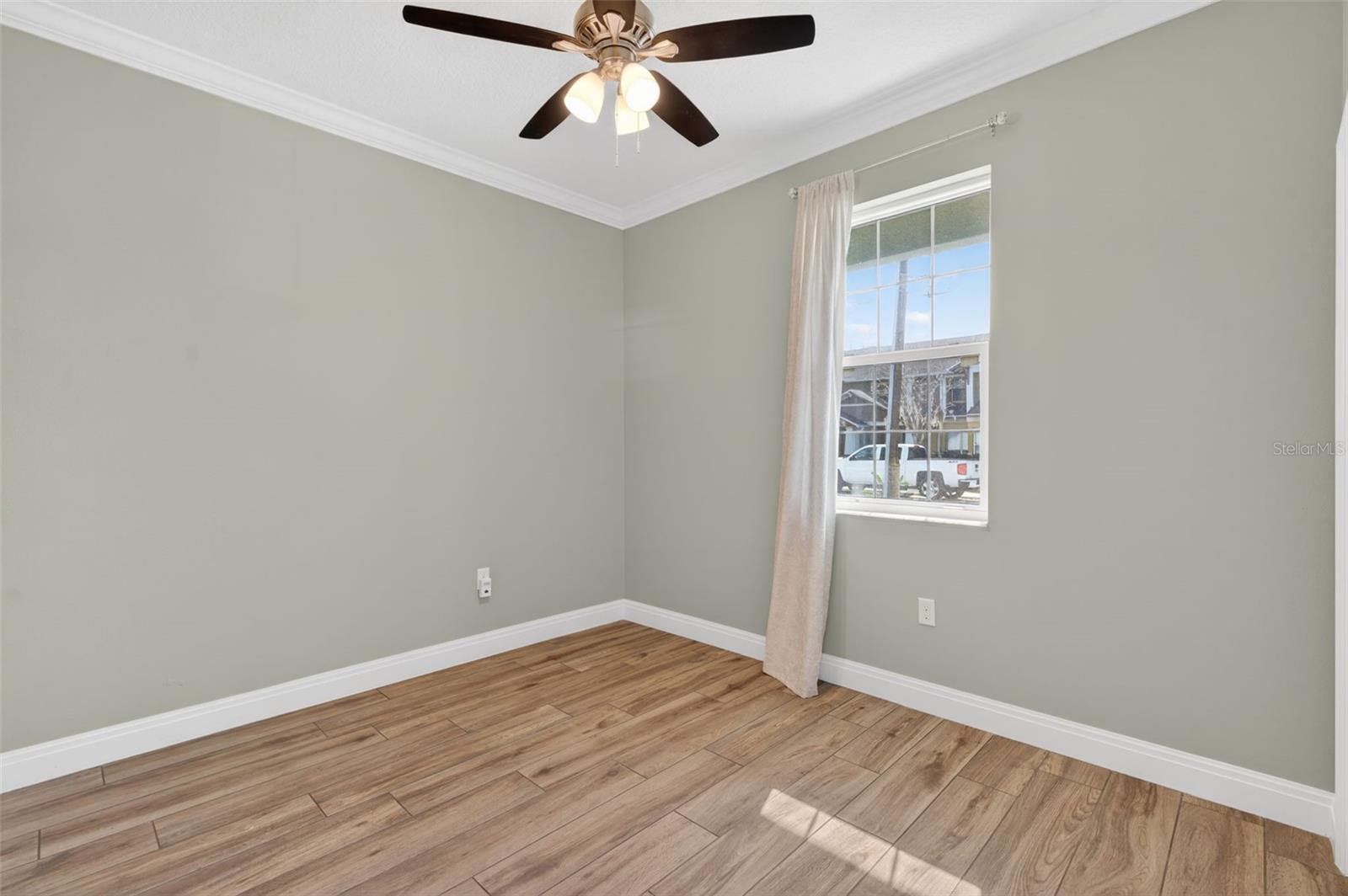 Image 18 of 44 For 405 Boyer Street