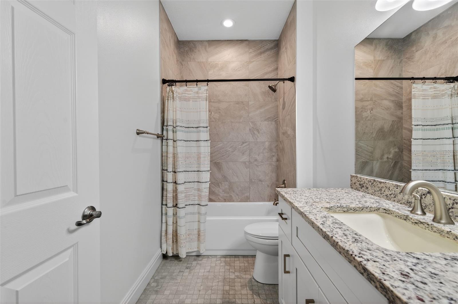 Image 20 of 44 For 405 Boyer Street