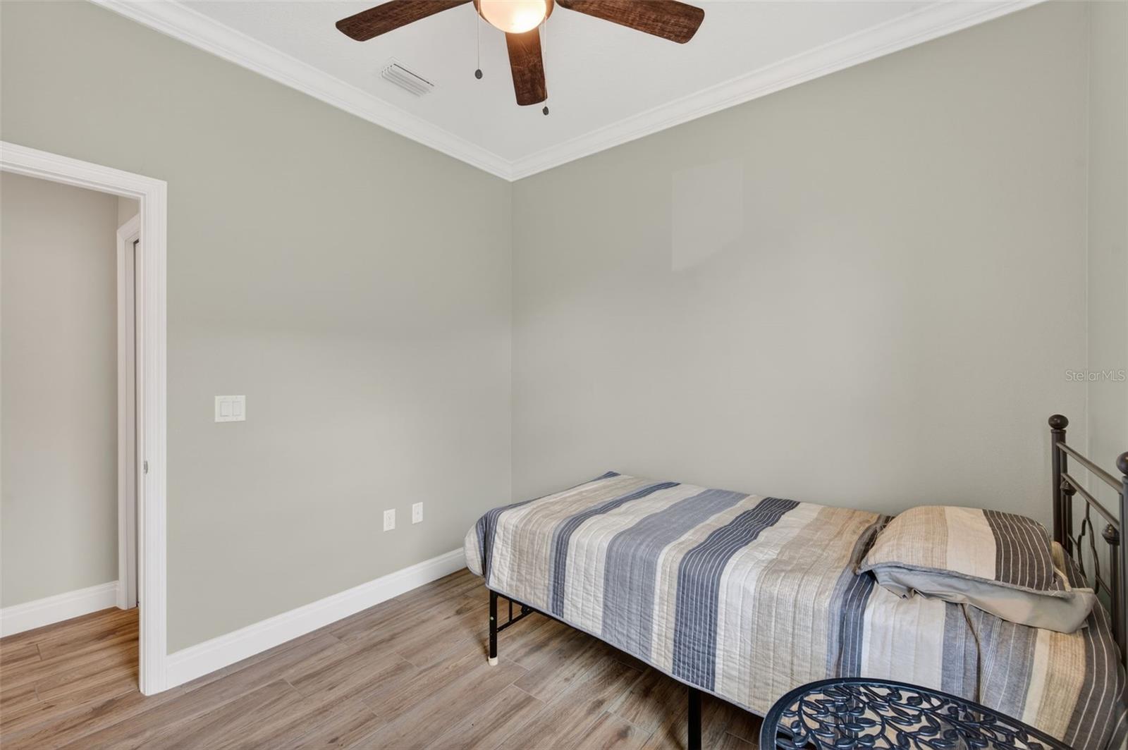 Image 22 of 44 For 405 Boyer Street