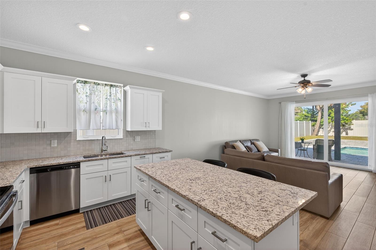 Image 25 of 44 For 405 Boyer Street