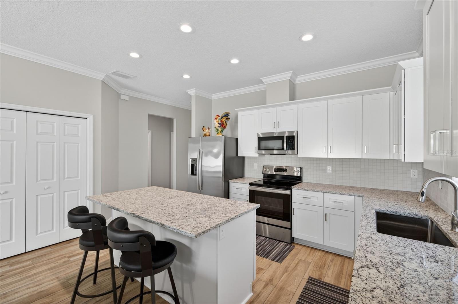 Image 30 of 44 For 405 Boyer Street