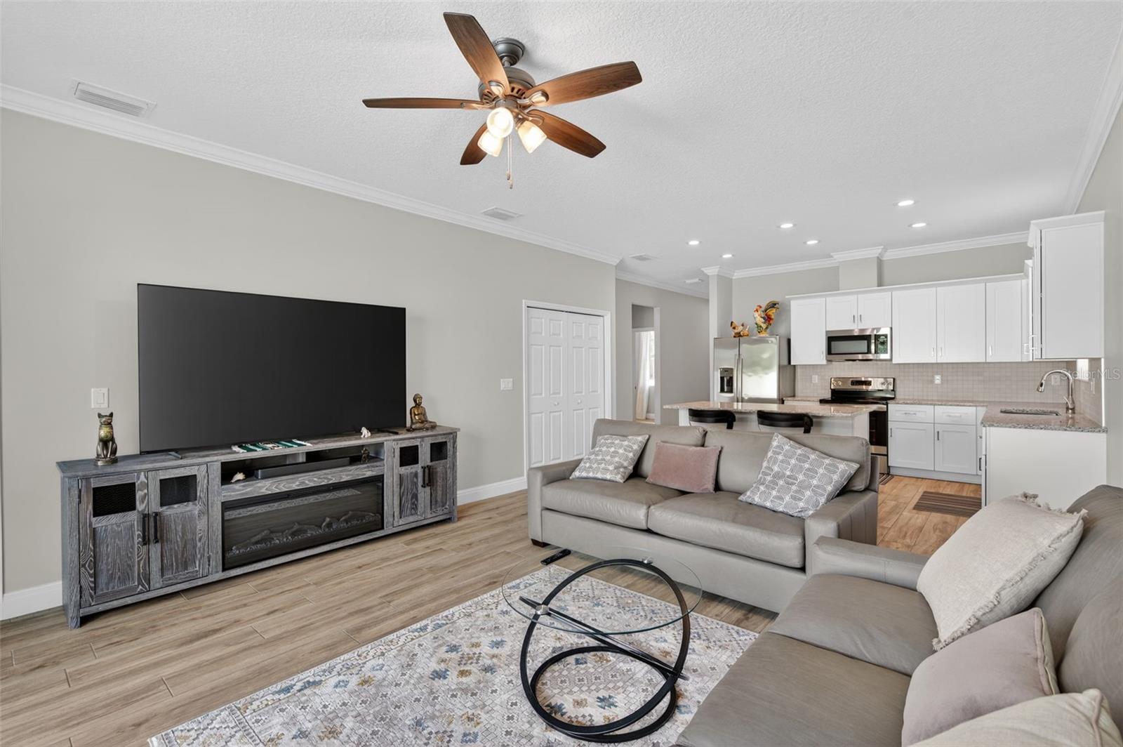 Image 35 of 44 For 405 Boyer Street