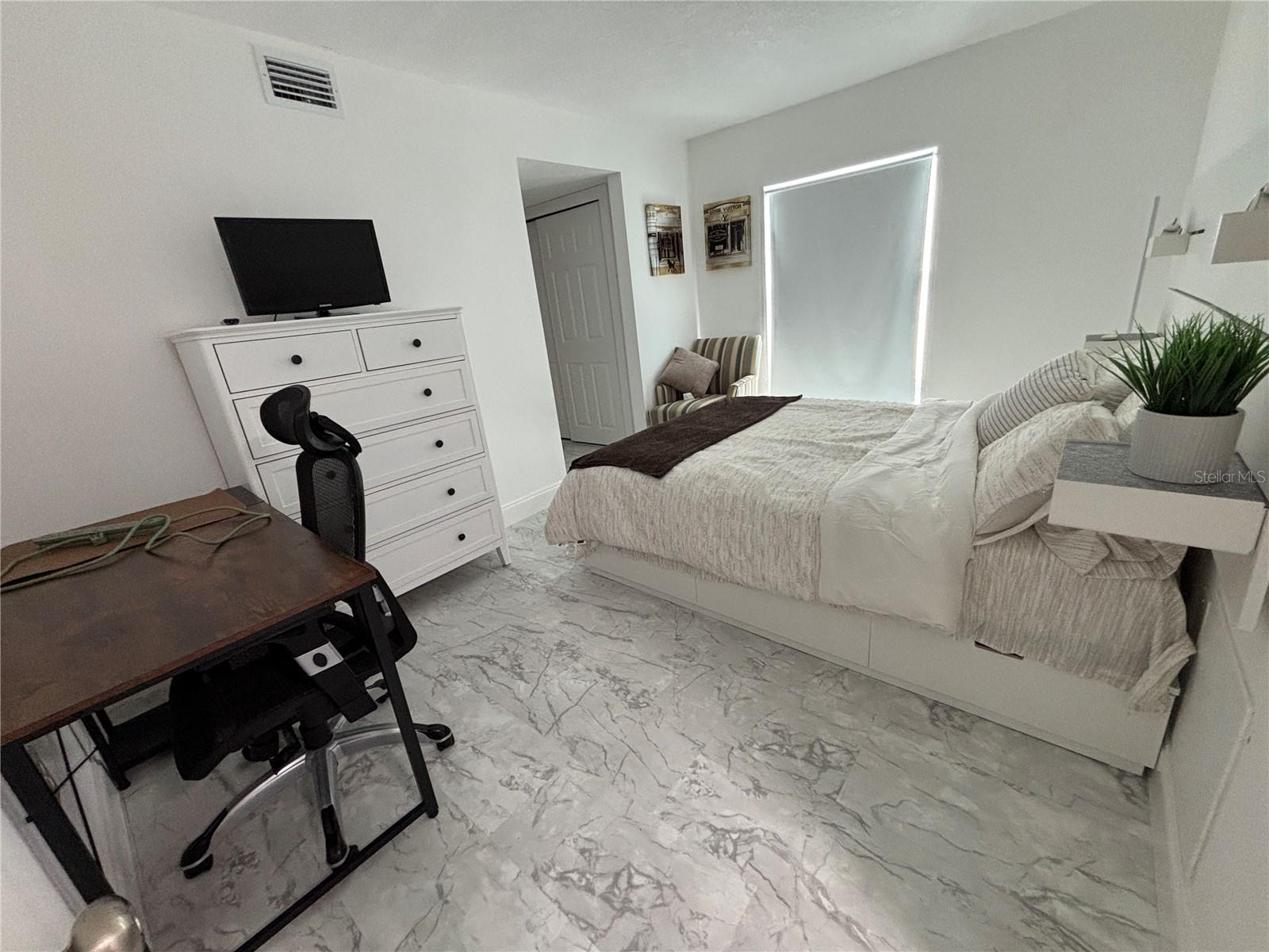 Image 22 of 32 For 4904 38th Way S 417