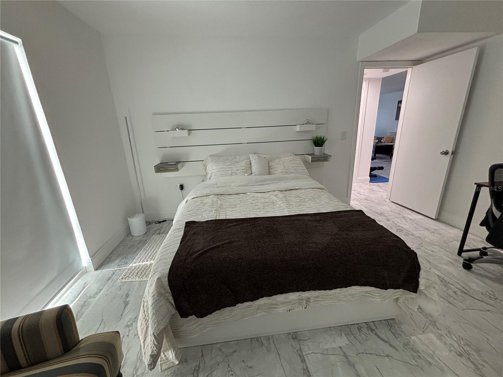 Image 23 of 32 For 4904 38th Way S 417