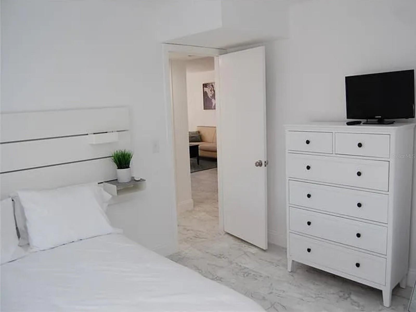 Image 24 of 32 For 4904 38th Way S 417