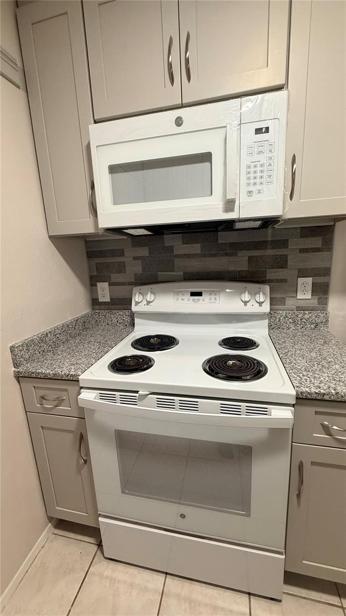 Image 10 of 32 For 7846 Royal Hart Drive