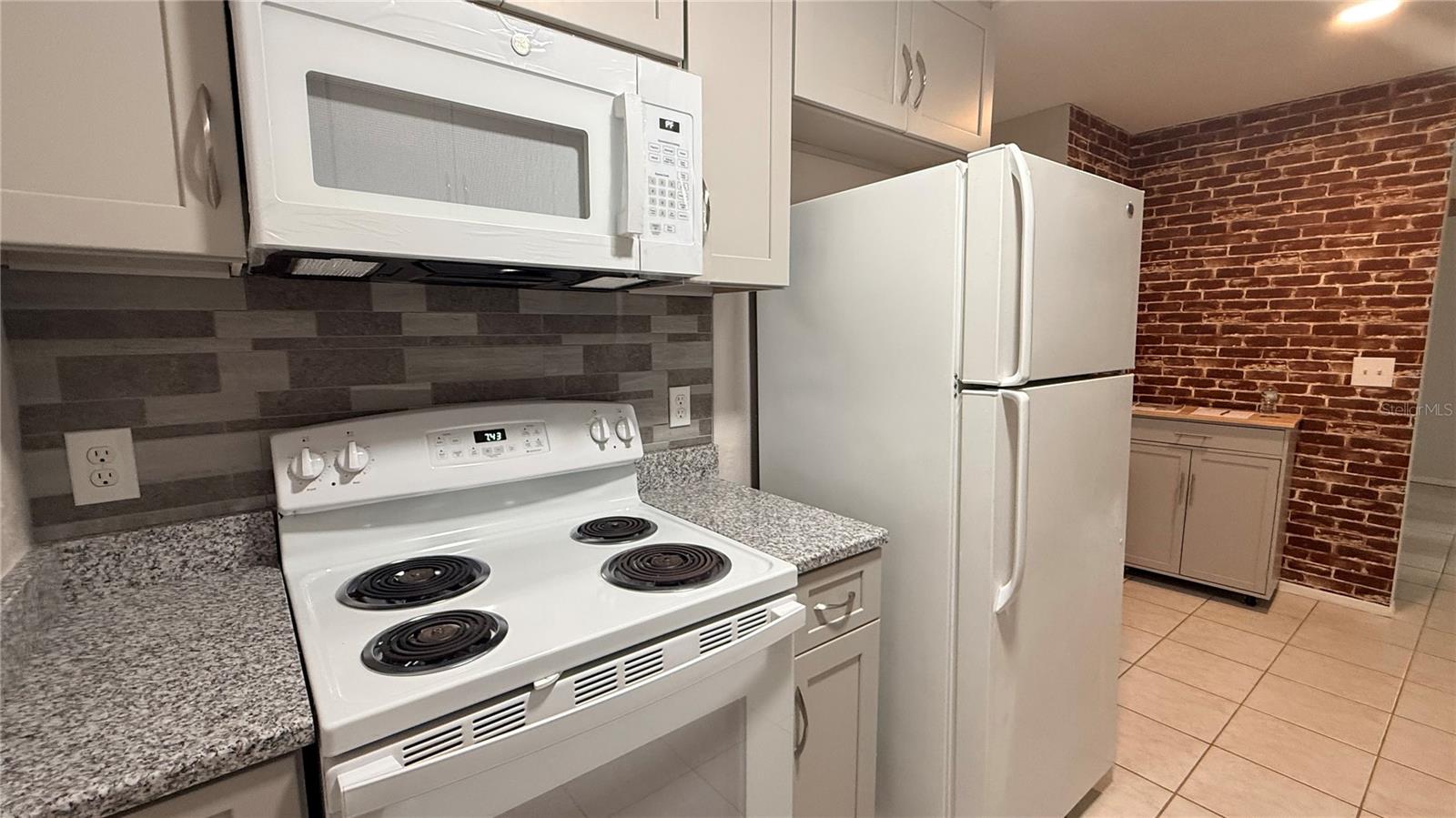 Image 12 of 32 For 7846 Royal Hart Drive