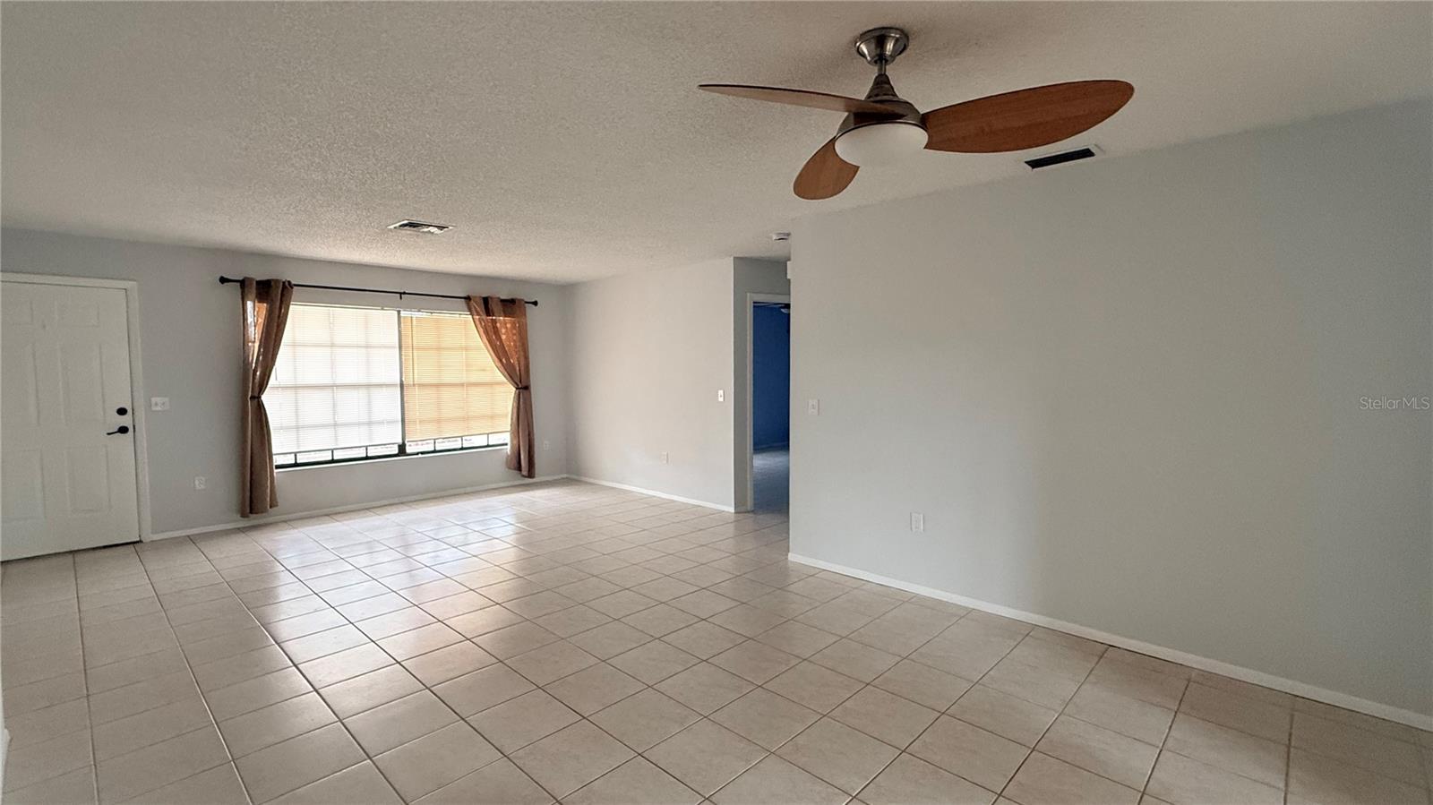 Image 4 of 32 For 7846 Royal Hart Drive