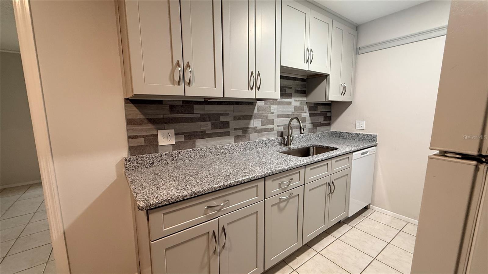 Image 9 of 32 For 7846 Royal Hart Drive