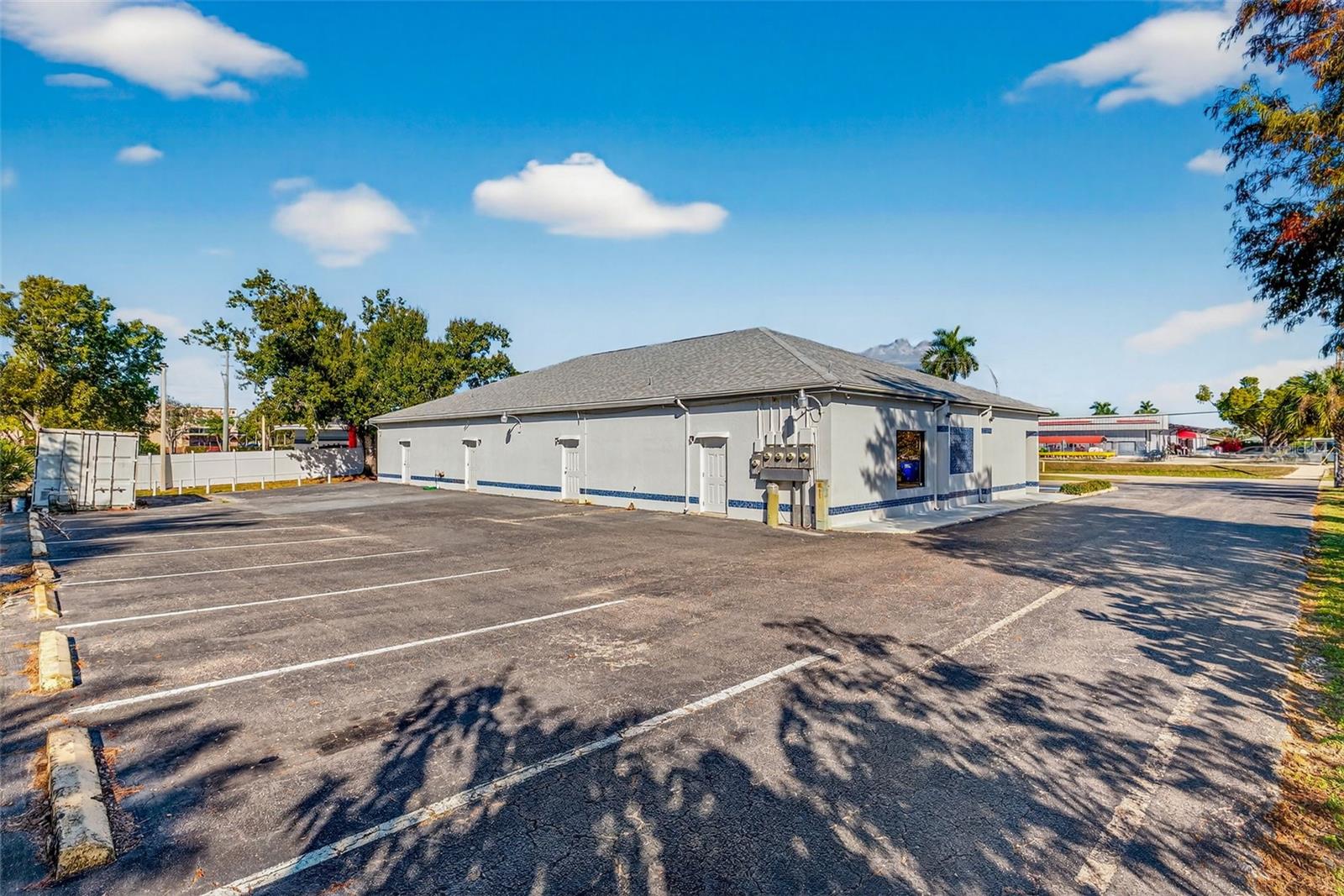 Image 11 of 44 For 16048 San Carlos Boulevard