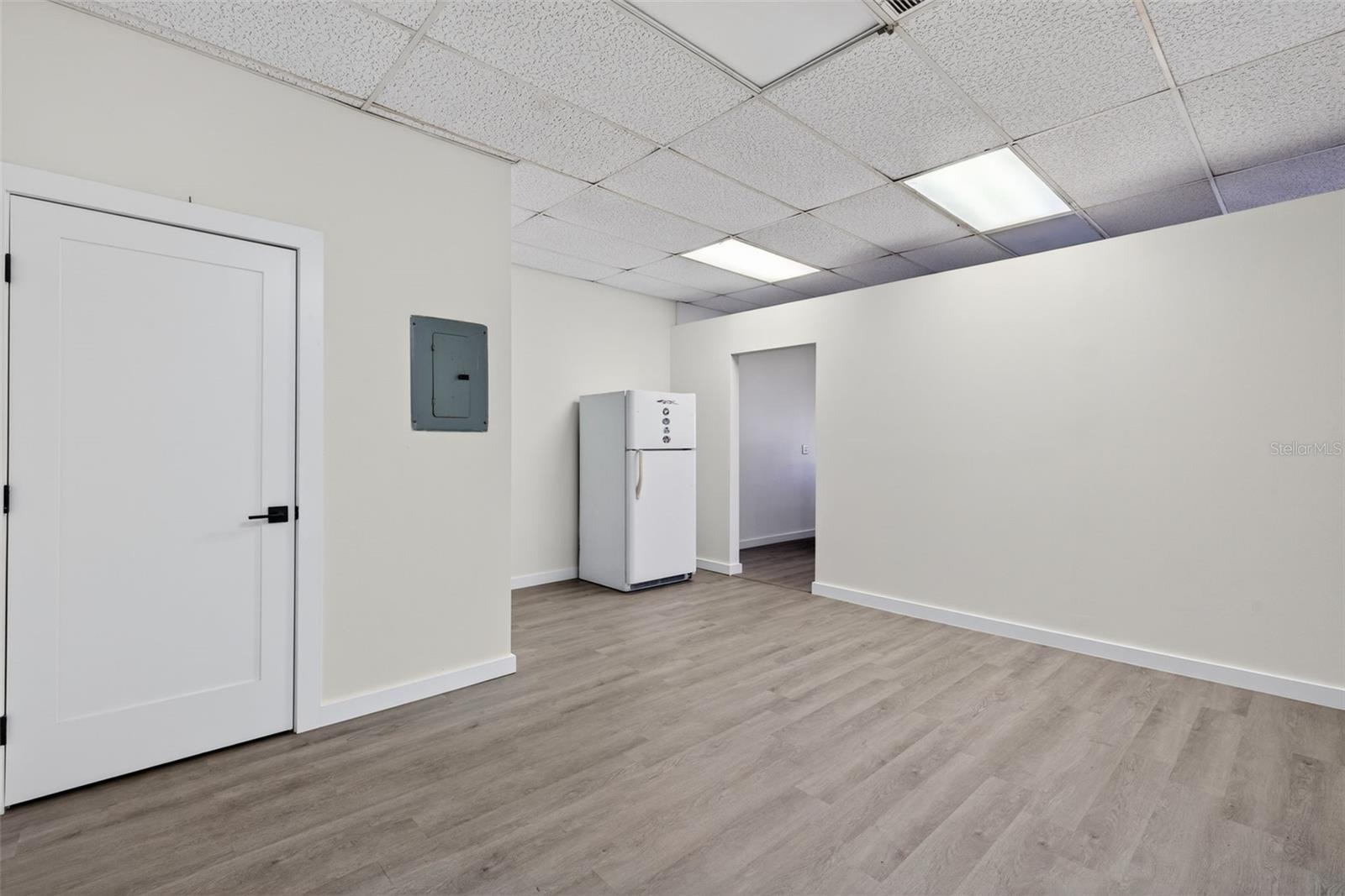 Image 32 of 44 For 16048 San Carlos Boulevard