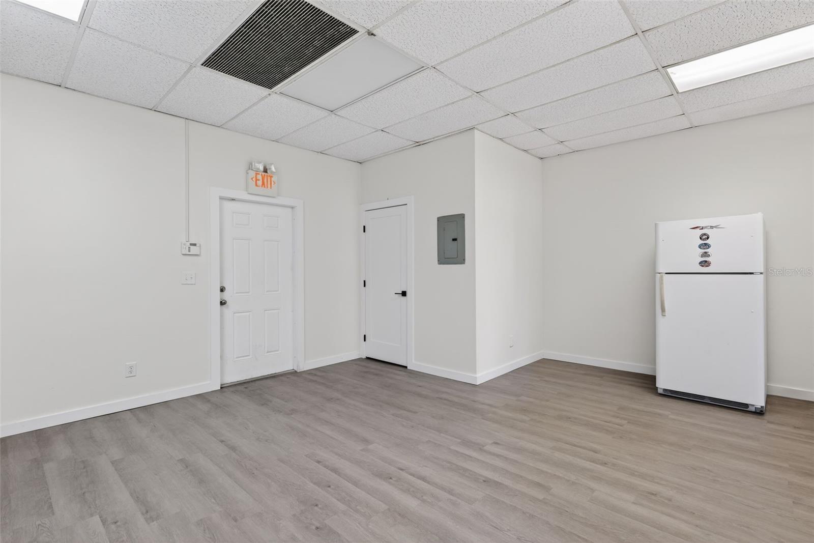 Image 33 of 44 For 16048 San Carlos Boulevard