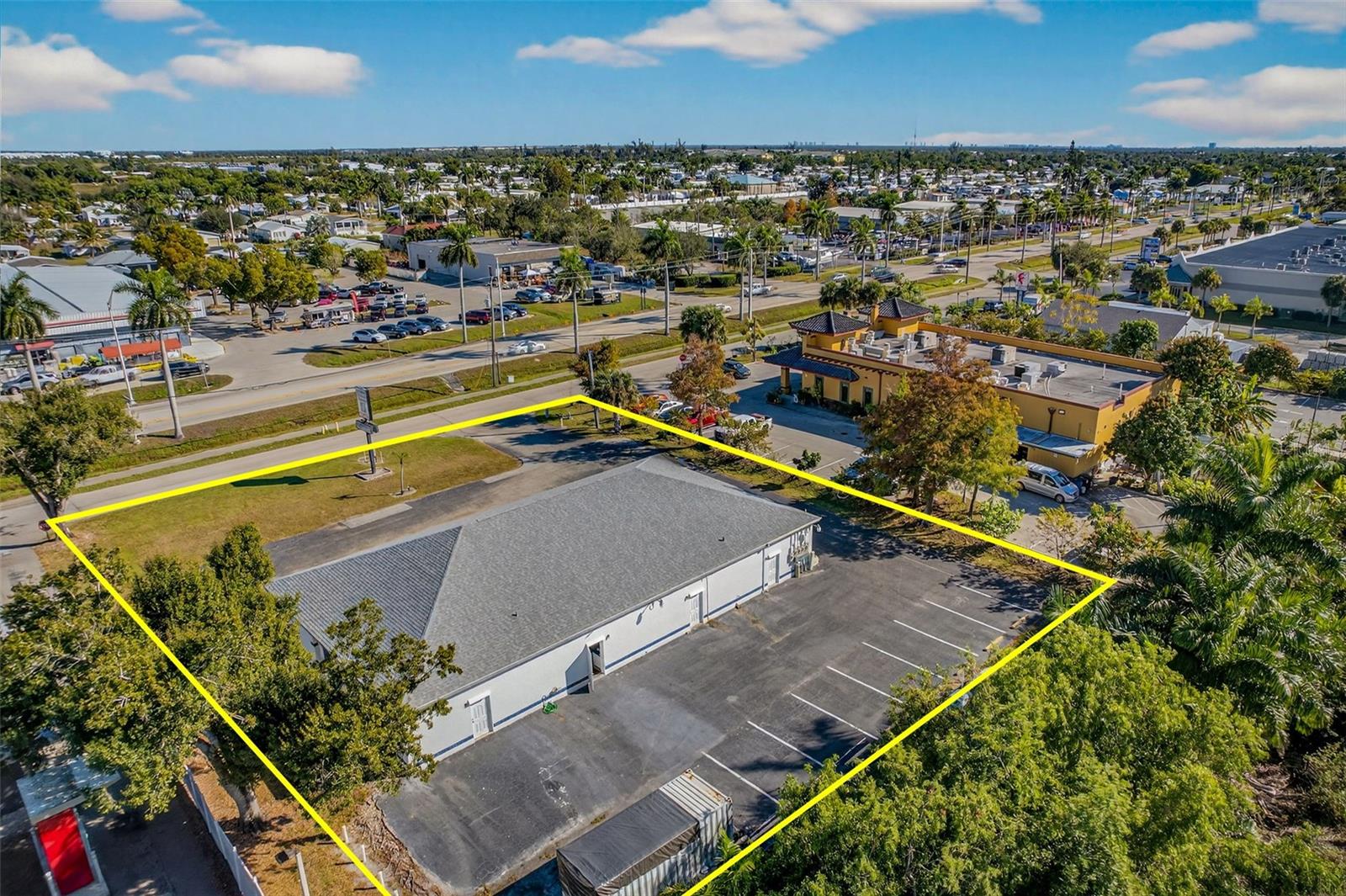 Image 4 of 44 For 16048 San Carlos Boulevard