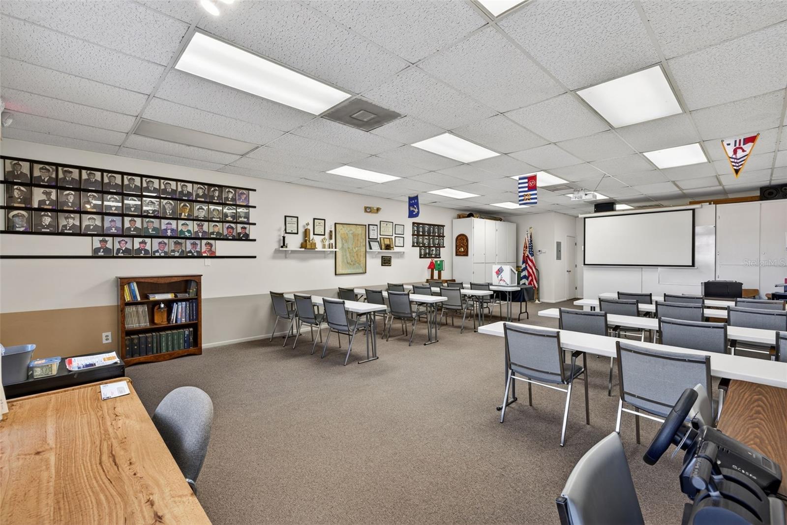 Image 40 of 44 For 16048 San Carlos Boulevard