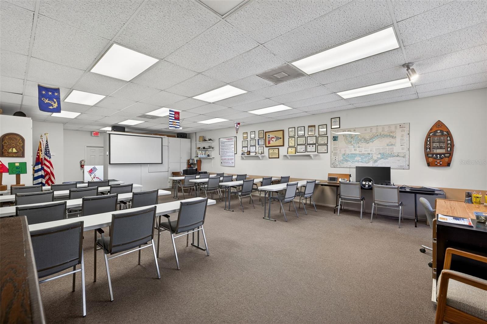 Image 41 of 44 For 16048 San Carlos Boulevard