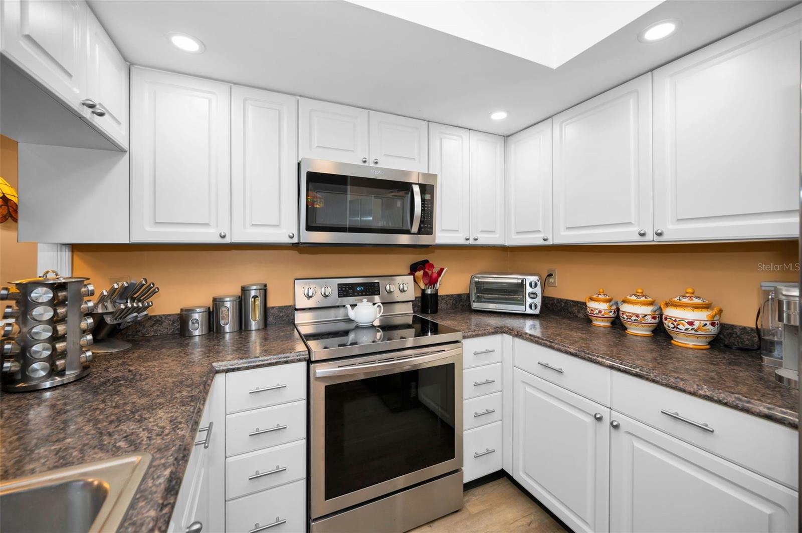 Image 11 of 93 For 2353 Hanover Drive