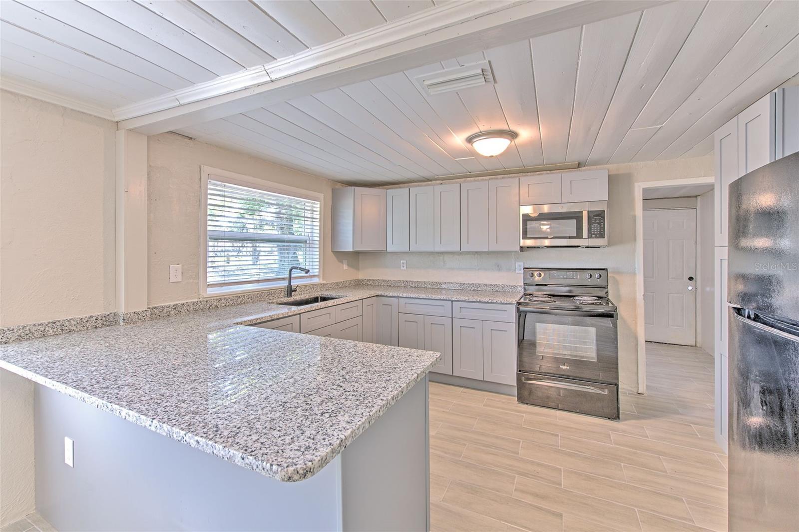 Image 16 of 35 For 905 Ball Street