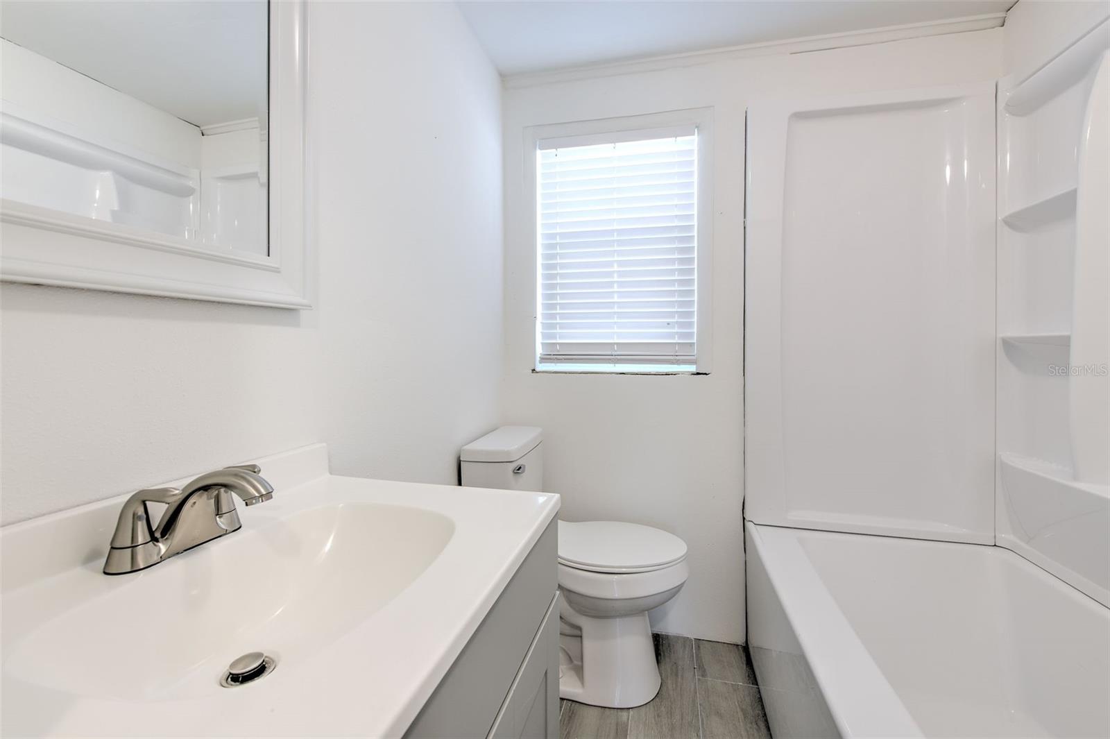 Image 22 of 35 For 905 Ball Street